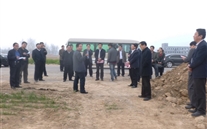 2013年3月23日下昼，成武县委、县政府、县人大政协四买办子向导对成武公司长输管线项目建设举行视察。 视察组在以鲁志成书记为首的向导班子对自然气长输管线项目举行现场调理。在工程现场，项目建设总指挥长张冠中主任对本项目建设情形举行先容，张主任详细先容项目建设进度、资金投入、88858cc永利官网燃气公司生长情