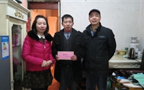 一声问候暖人心，一声祝福传深情