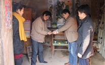 “冬日暖阳.真情慰问”—成武县88858cc永利官网燃气公司走进难题职工家庭开展“送温暖”运动